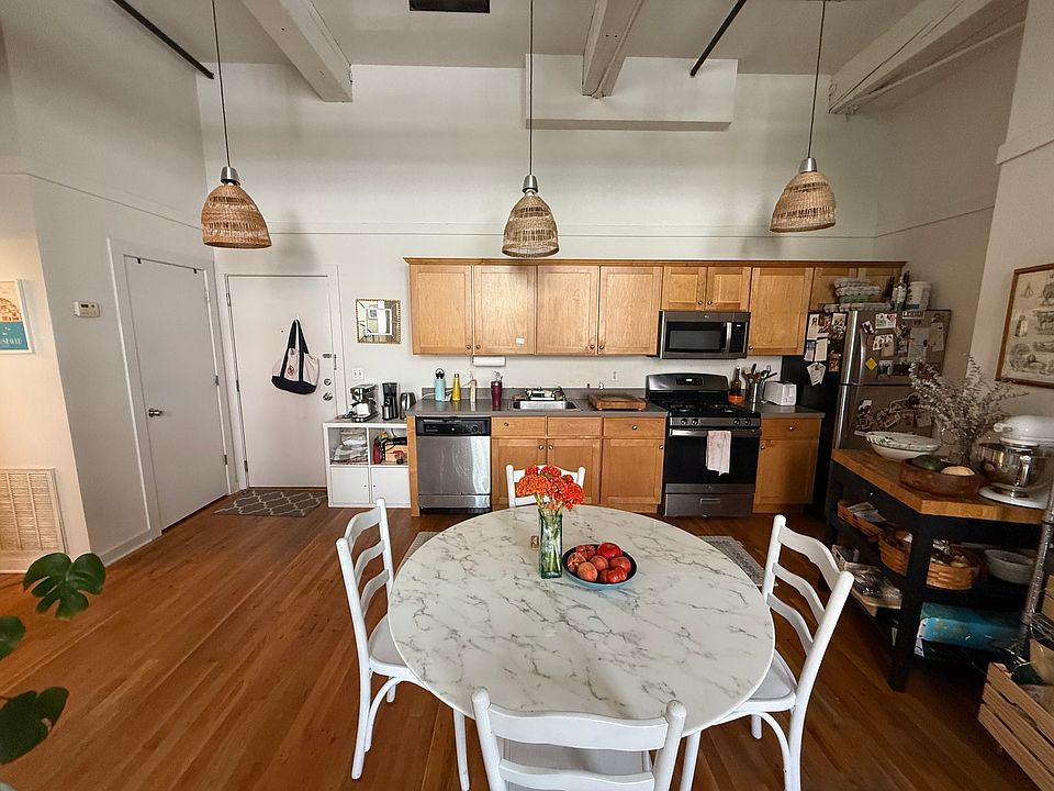 1st image of 1014 Jefferson St #105