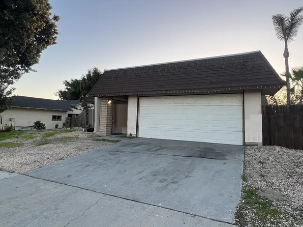 2711 Emerald Dr, Oceanside, CA 92056