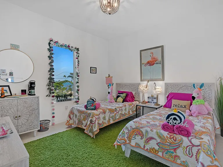 317 E Seaview Cir — Photo 44