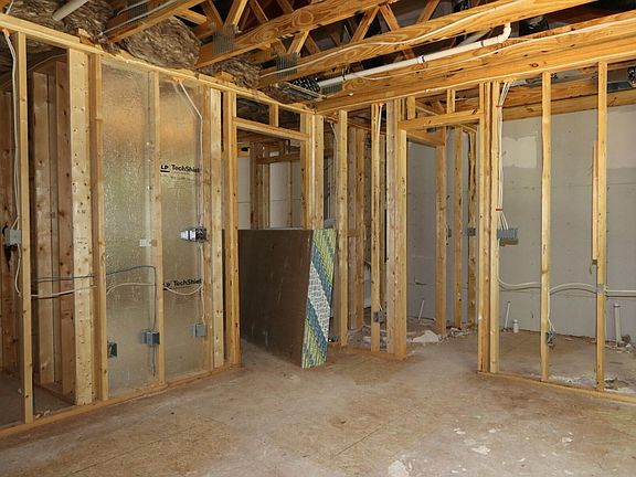 4th image of 2922 Spring Manor Way