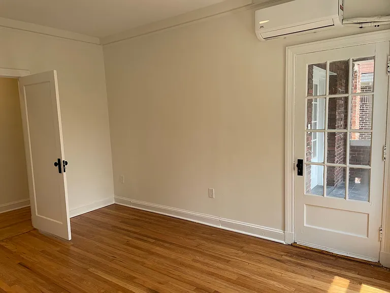 Guilford Apartments — Photo 36