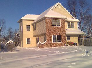 45 Vineyard Rd, Levittown, PA 19057