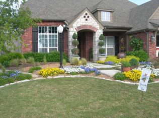 9217 N 98th Ct E, Owasso, OK 74055