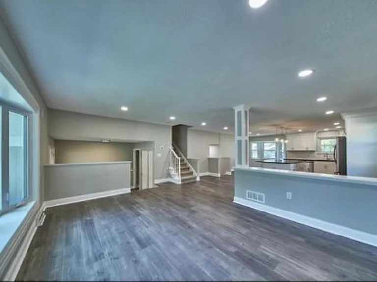885 Prince William Ln — Photo 7