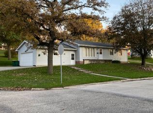 1306 West St, Corning, IA 50841