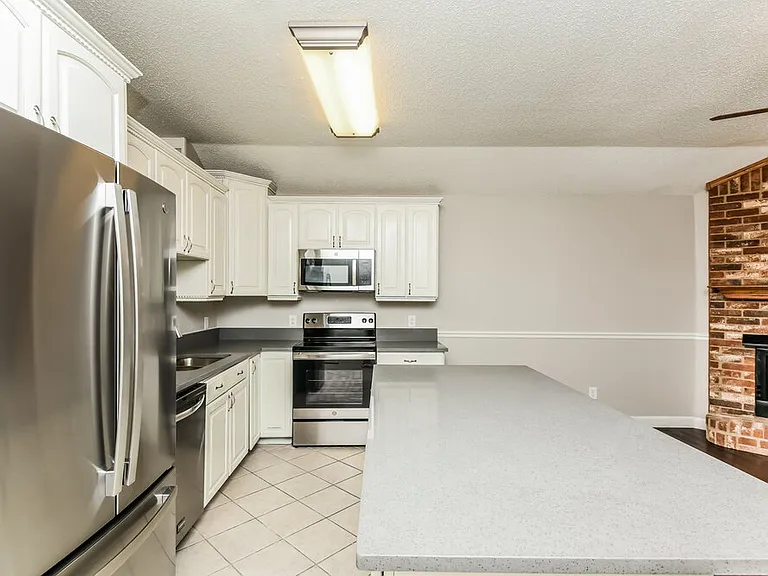 216 Rosewood Ln — Photo 8