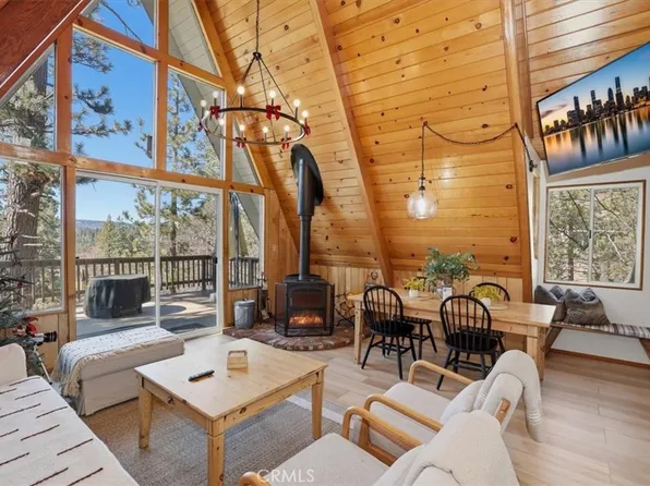 1146 Ridge Rd, Fawnskin, CA 92333