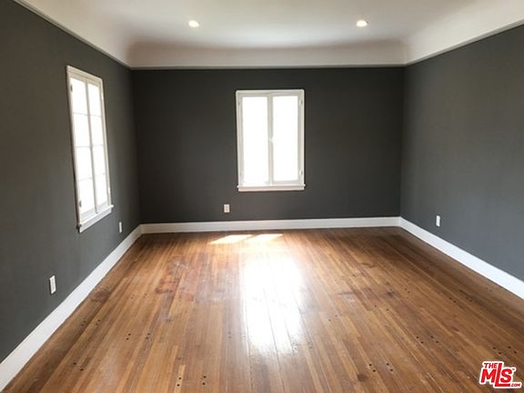 5th image of 241 S Elm Dr
