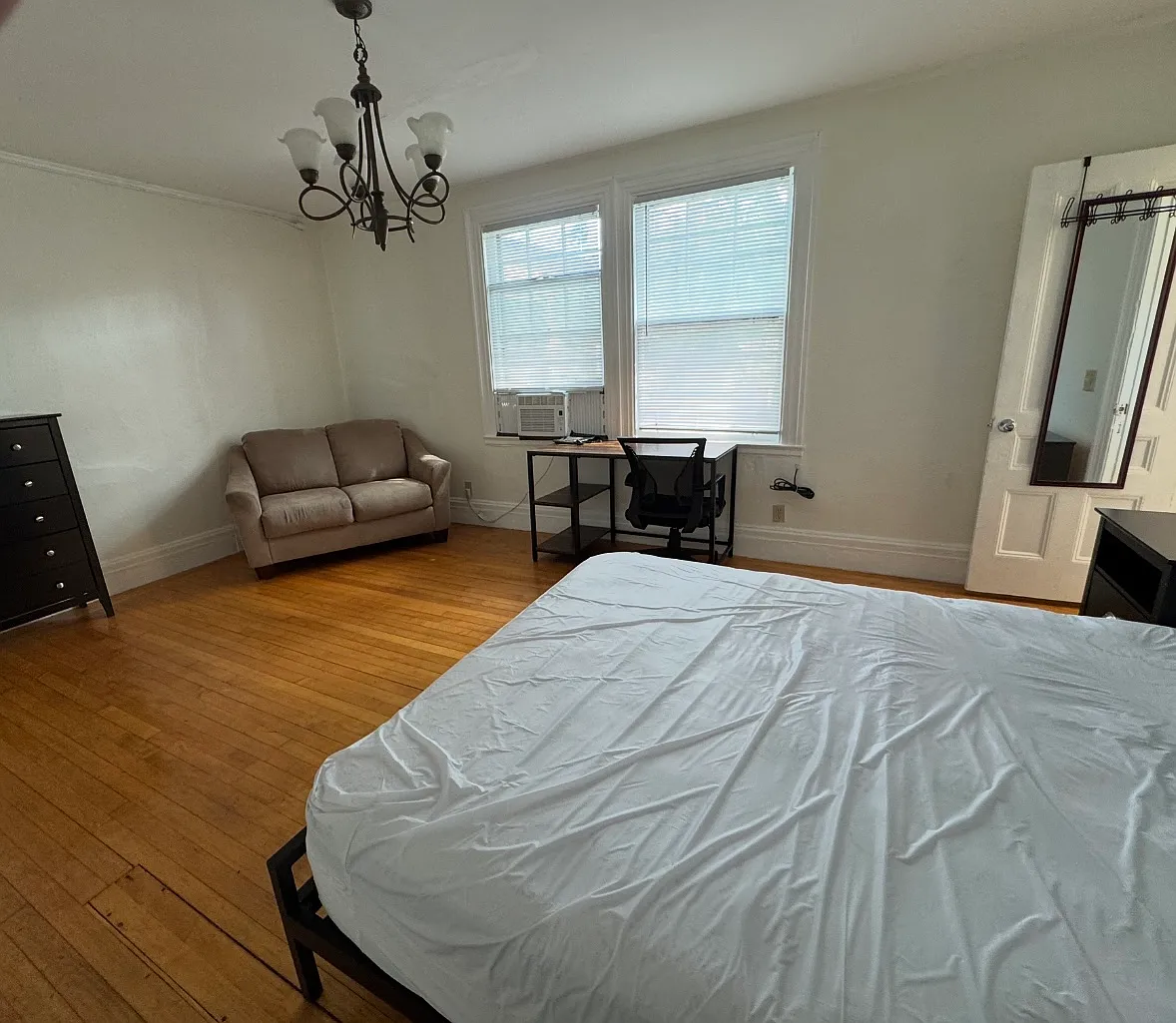 1 bed, 425 sqft, $1,950 — Photo 4