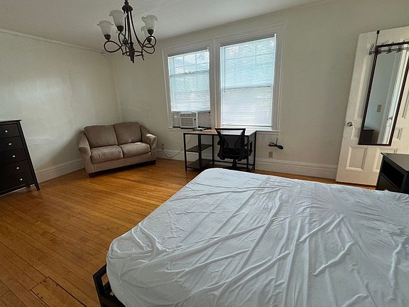 4th image of 88 Cooke St APT 7