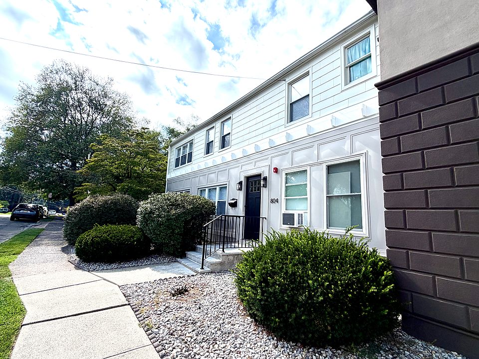 1st image of 8-04 Saddle River Rd APT D