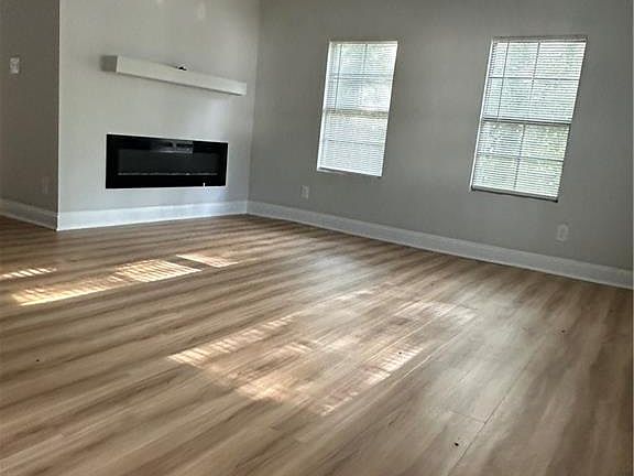 2nd image of 1345 Maple St