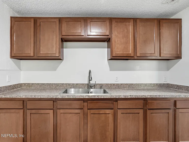 2154 Placeda St — Photo 8