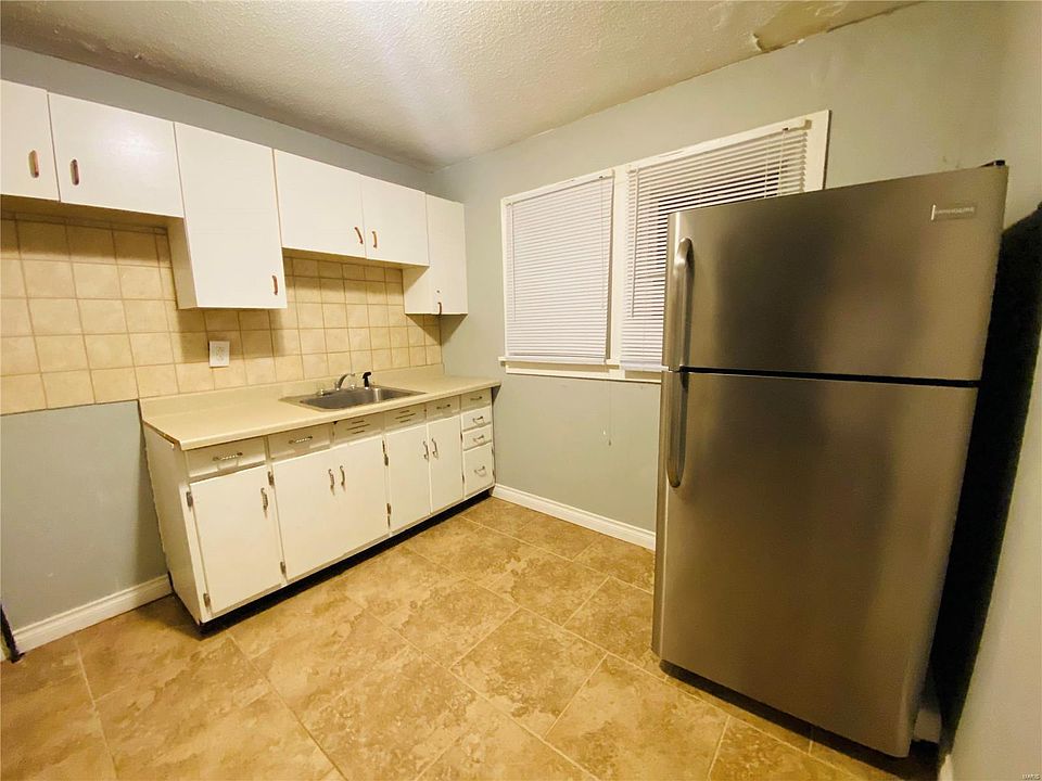 2nd image of 8212 Church Ln