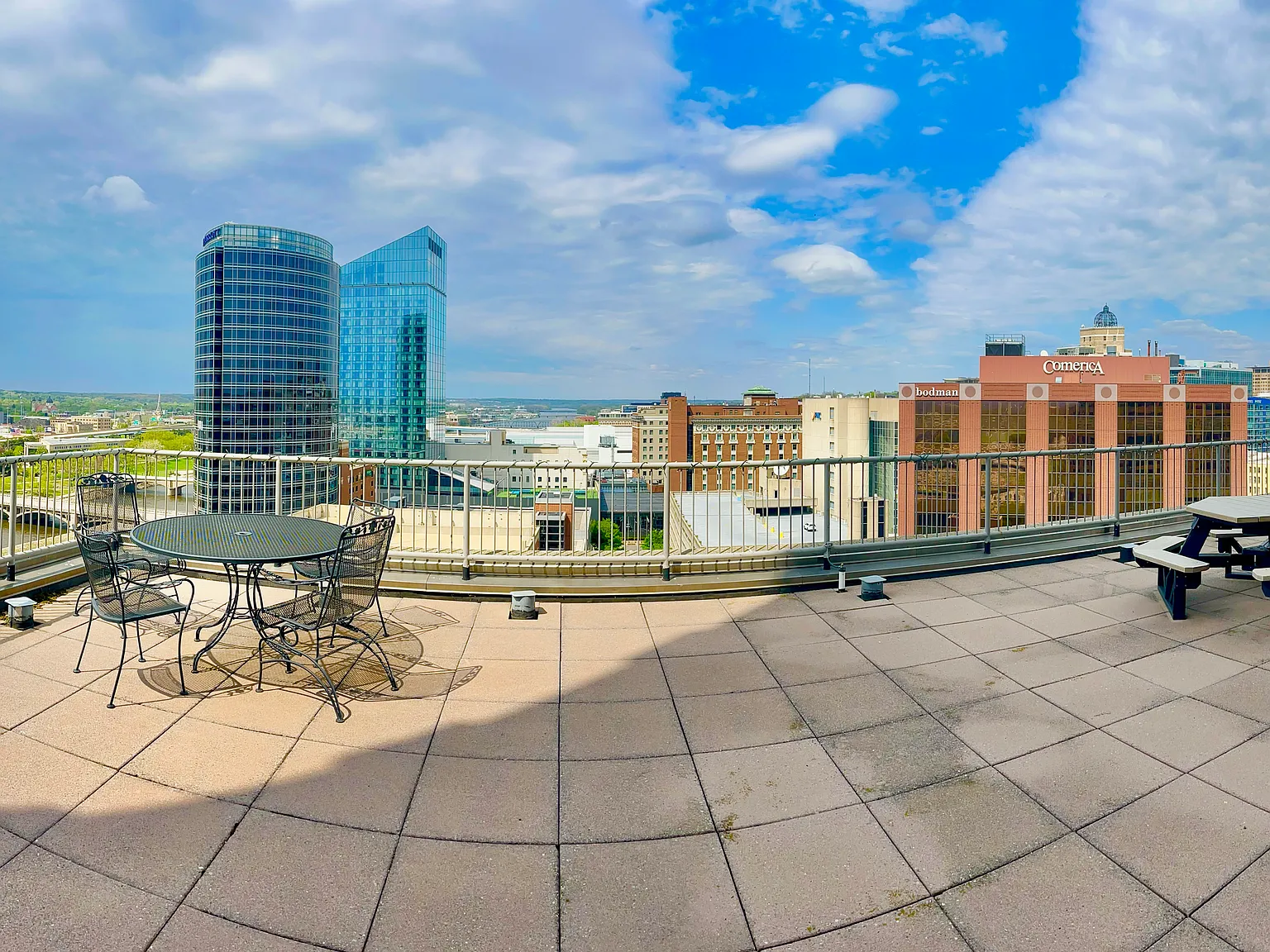 1 bed, 1100 sqft, $3,995 — Photo 3