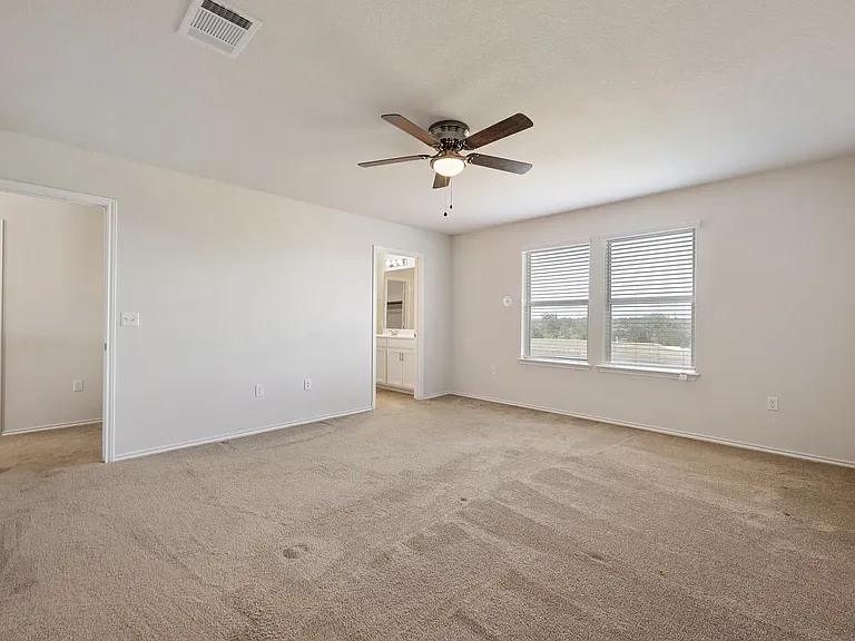 110 Russet Trl — Photo 13