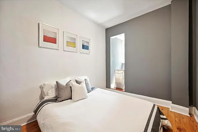 2212 Christian St #1 — Photo 10