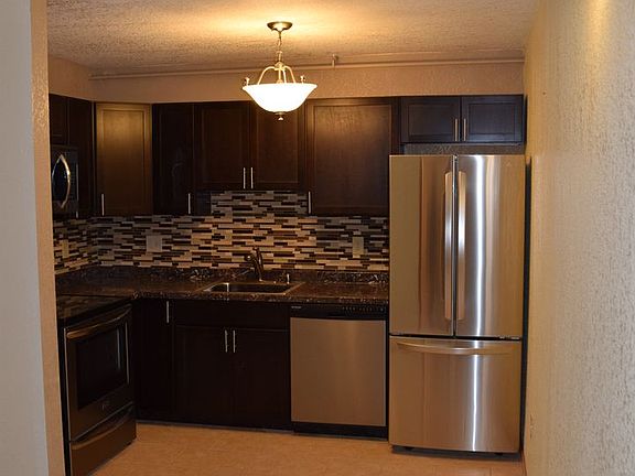 3rd image of 319 8th St SE #107