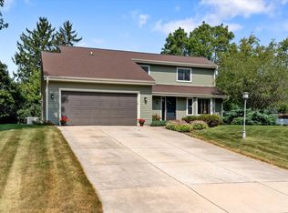 11850 W Woodland Cir, Hales Corners, WI 53130