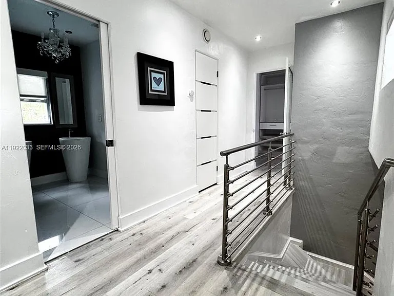 3470 Sheridan Ave — Photo 21