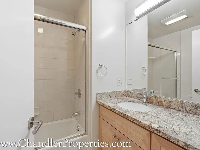 55 Trumbull St — Photo 14