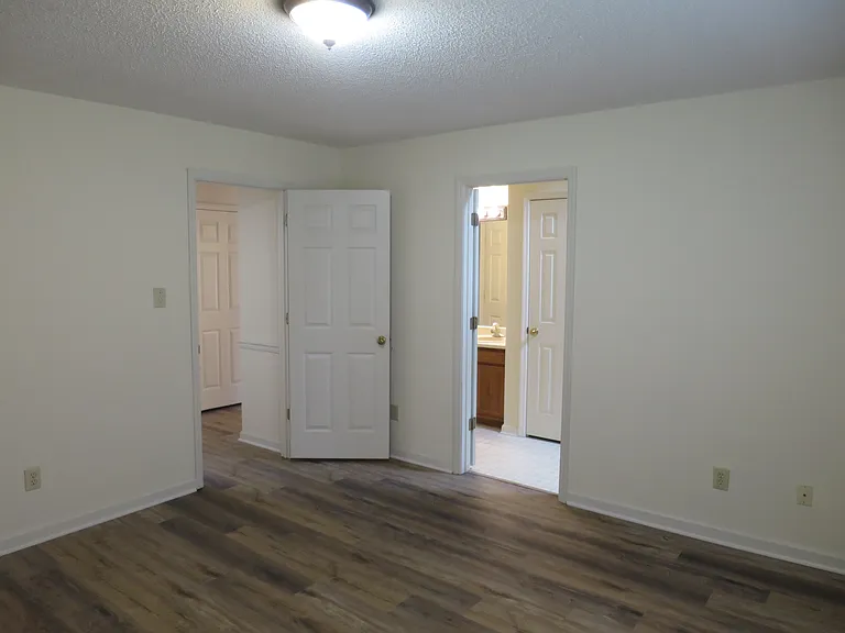 441 Eagle Brook Dr #1 — Photo 12