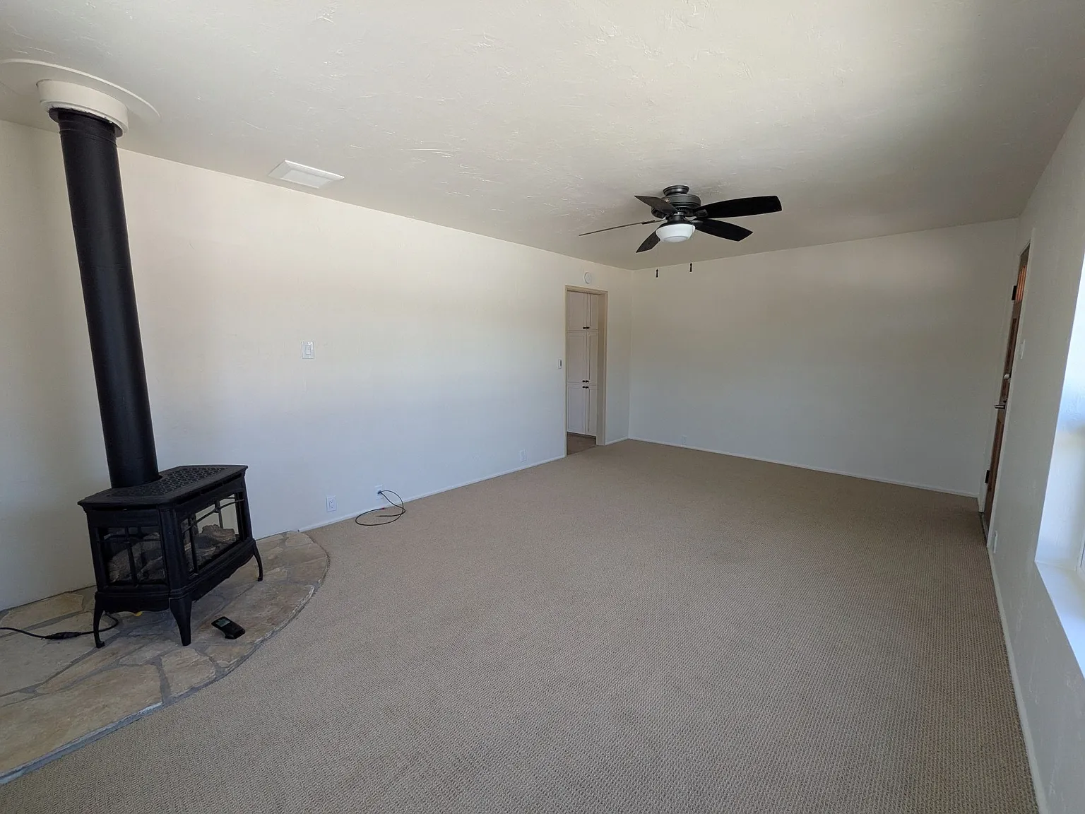 2 bed, $3,000 — Photo 2