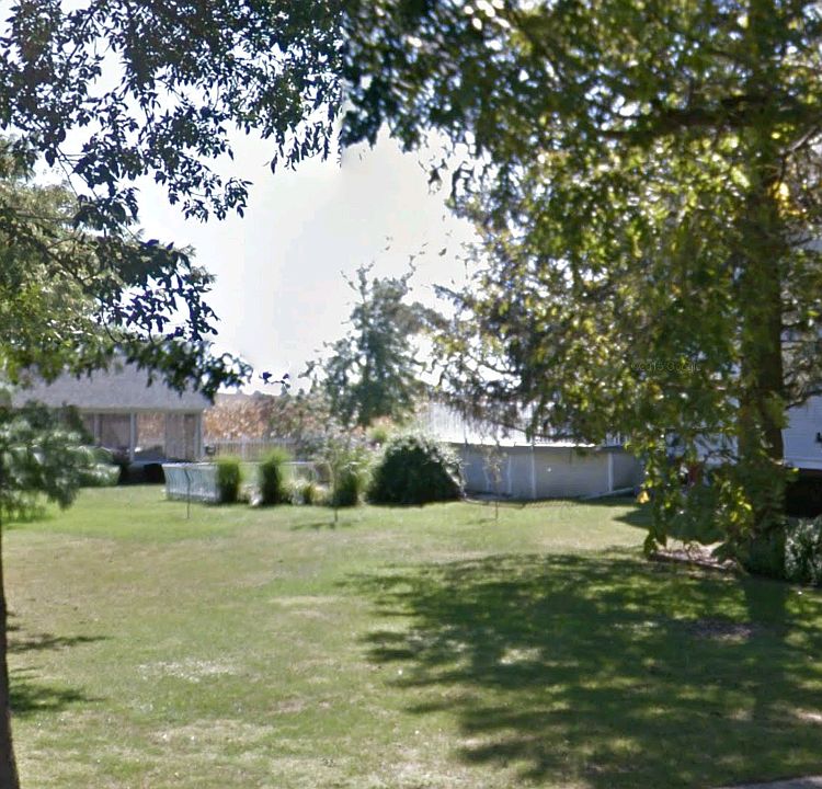 2nd image of 207 5th St