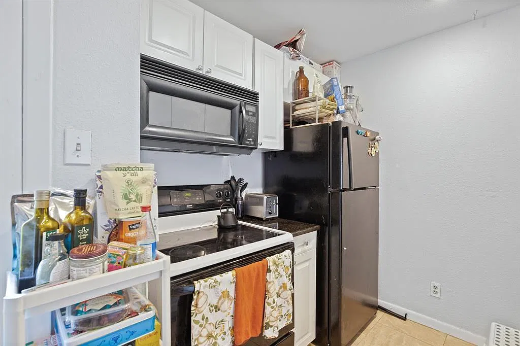 2 bed, 2.0 bath, 800 sqft, $2,000 — Photo 3