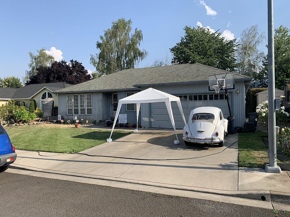 2nd image of 1049 Peachwood Ct
