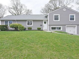 126 Shenandoah Rd, Warwick, RI 02886