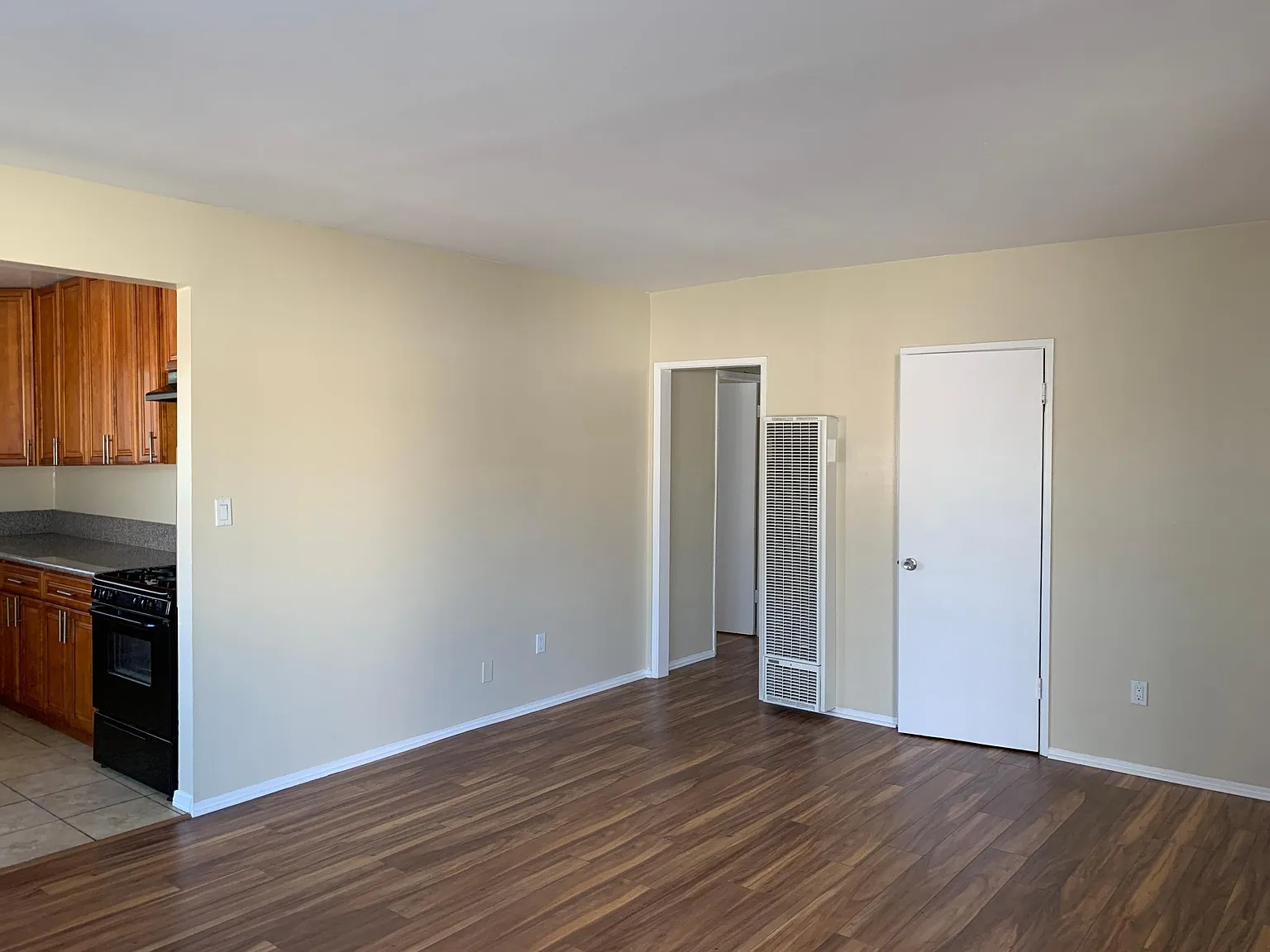 1382 Loma Ave — Photo 1