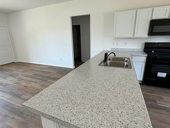 5th image of 1718 Waycross Dr