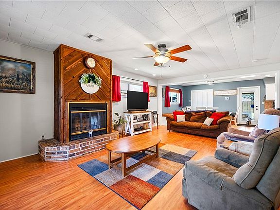 5th image of 403 Ridgewood Blvd