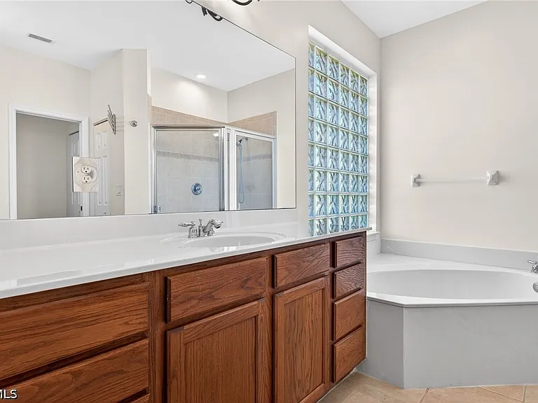 8369 Sumner Ave — Photo 17