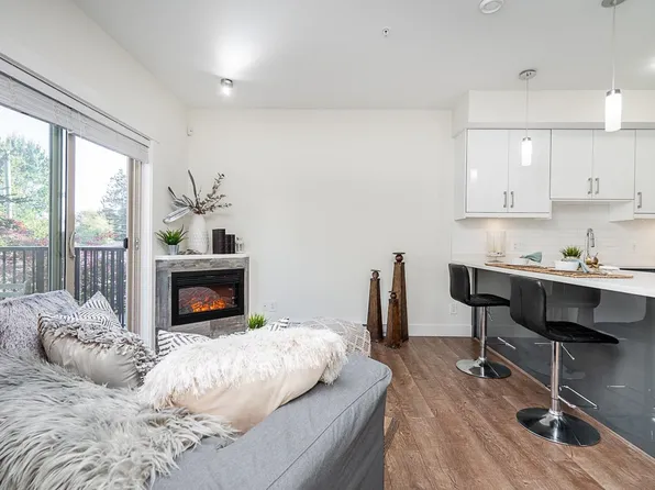 4033 Dominion St #12, Burnaby, BC V5G 1C4