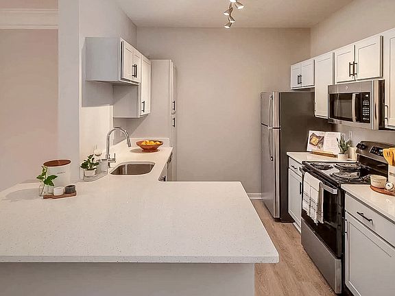 3rd image of 4330 Point Cypress Blvd #4528308