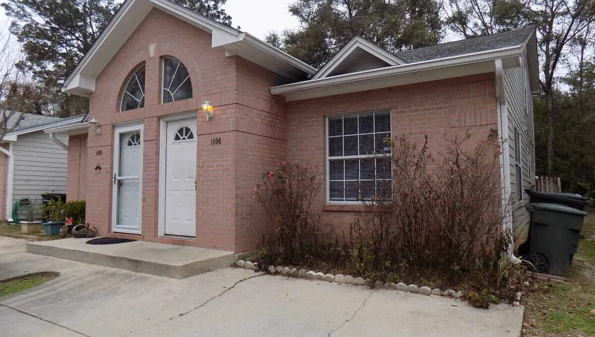2 bed, 1280 sqft, $1,320 — Photo 2