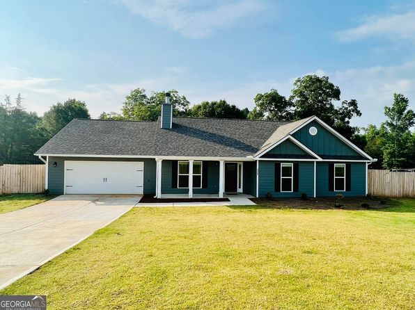 112 White Cir