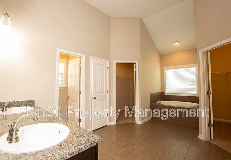 2510 Ridgewood Way — Photo 27