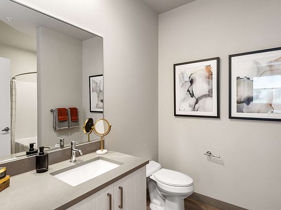 5th image of 7001 SE Blanton St #2104