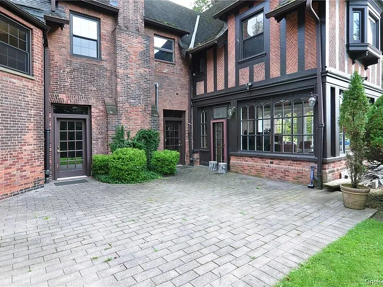 136 Harriman Rd #2 — Photo 21