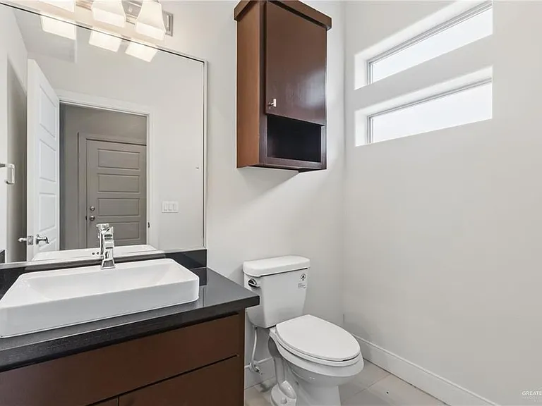 3016 S L St #2 — Photo 15