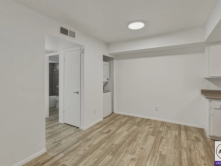 2330 W Lone Cactus Dr #103 — Photo 17