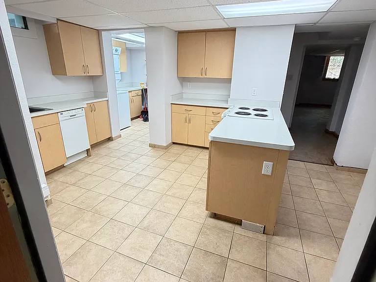 323 N Leroux St #C — Photo 32