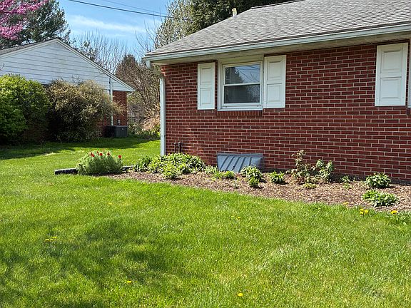 2nd image of 700 Pine Hill Rd