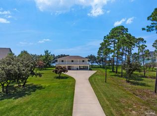 2829 Bay St, Gulf Breeze, FL 32563