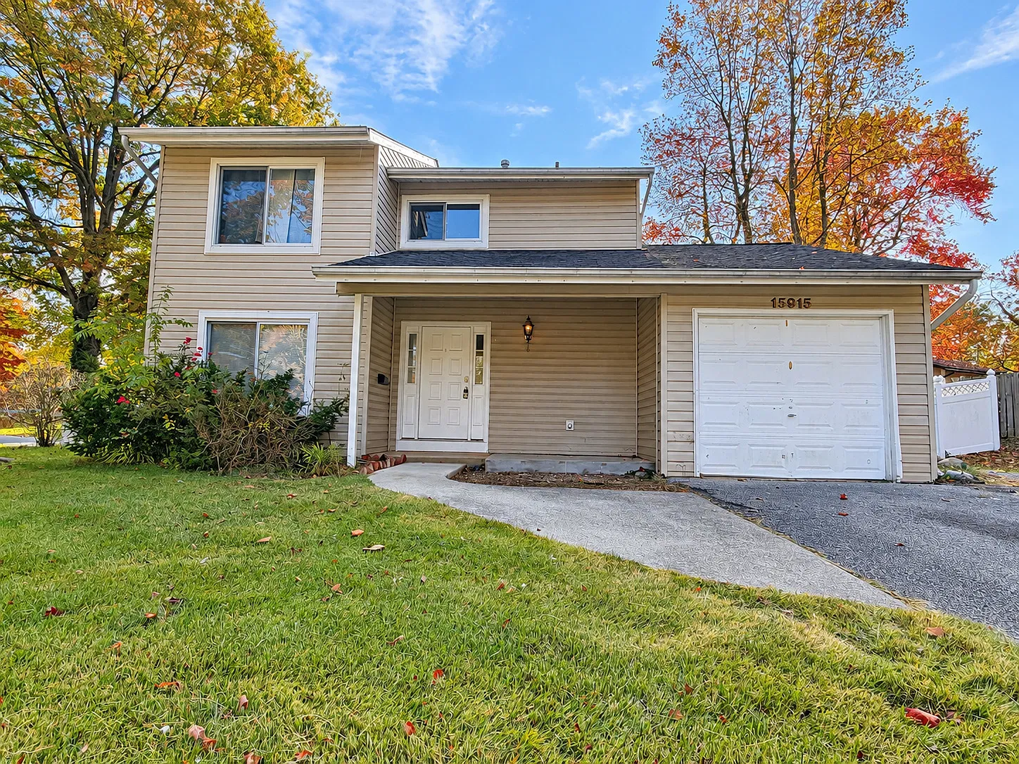 3 bed, 1.5 bath, 1396 sqft, $3,495 — Photo 3
