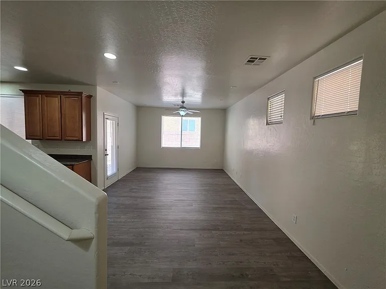 7510 Perla Del Mar Ave — Photo 16