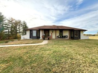 5900 NE Palomino Dr, Saint Joseph, MO 64505